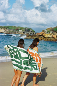 Lost Sol Byron Bay Bold deep green lightweight travel towel, lifestyle photo