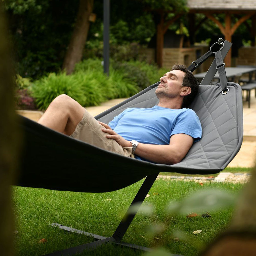 Extreme lounging B-Hammock