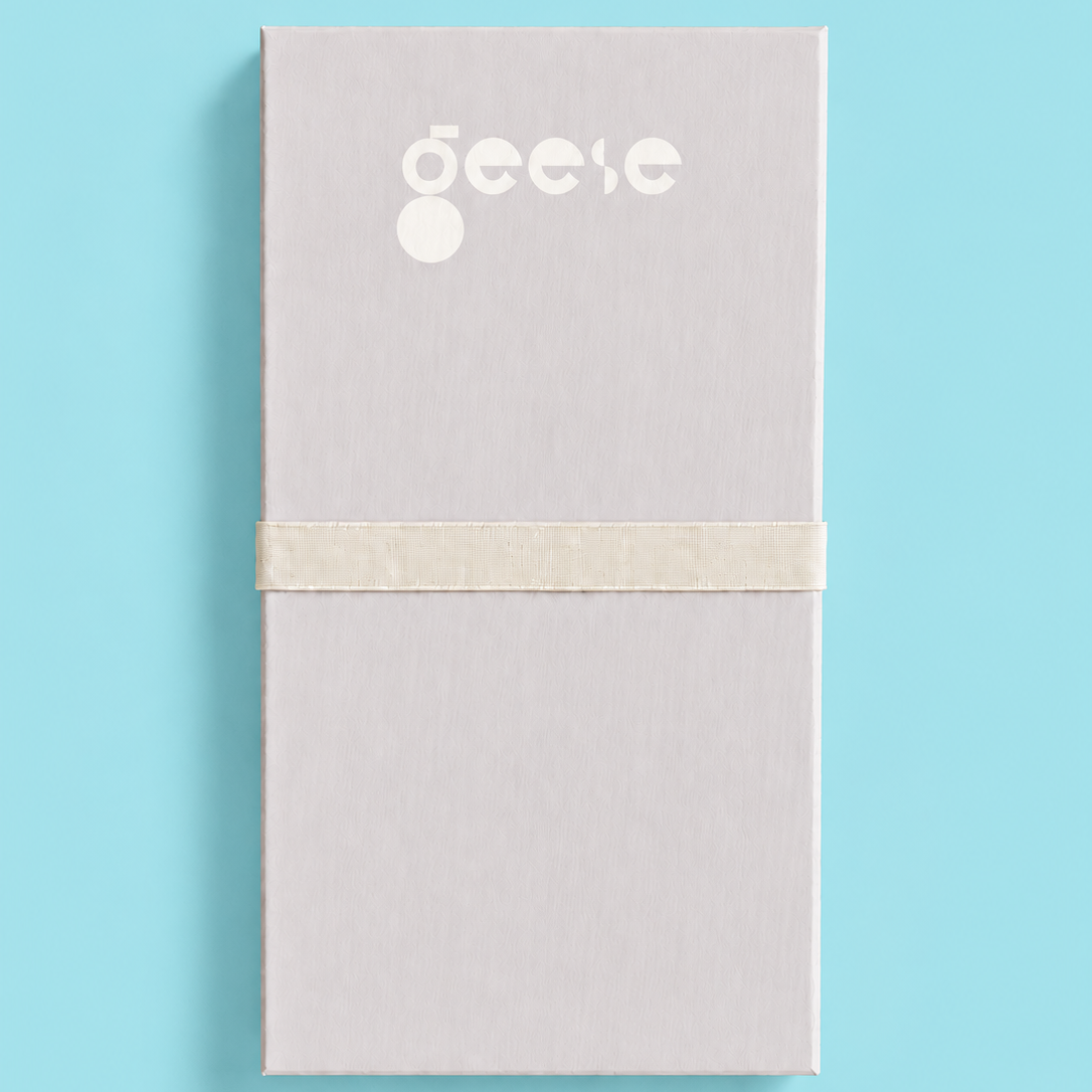 Zen capsule enamel tray in green with a bold blue circle design by Geese