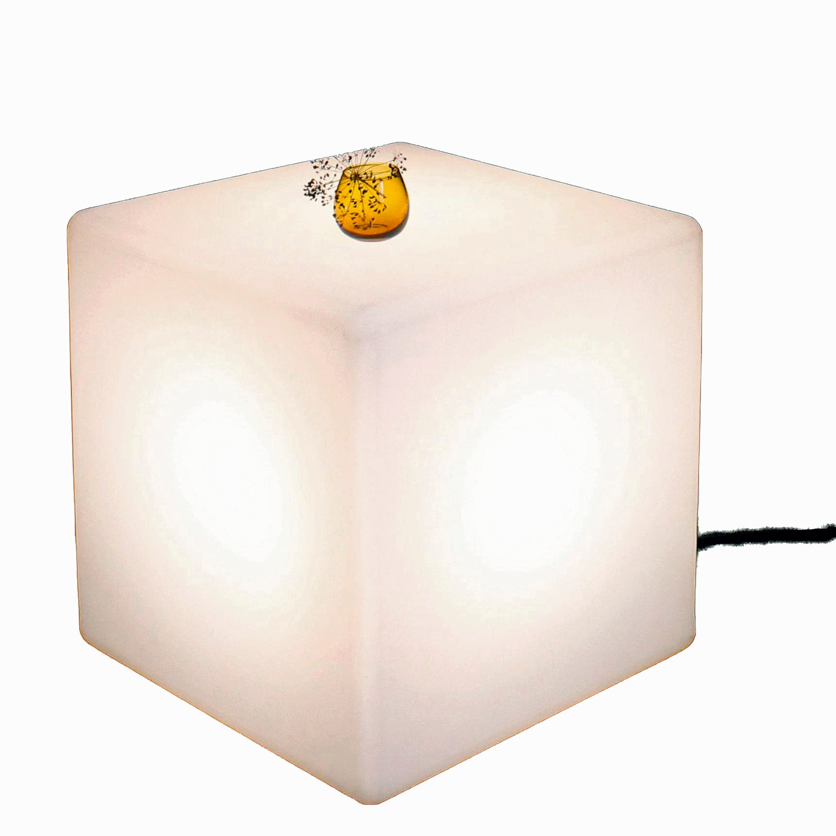 Cube Lit Table Outdoor